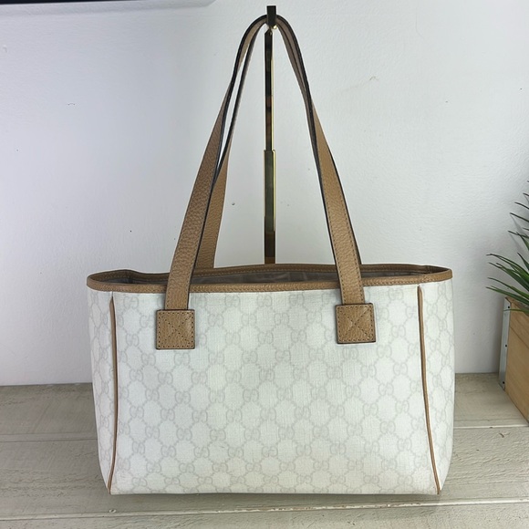 Gucci Handbags - Gucci GG Supreme Canvas Shoulder Bag Pvc Leather White - COA Included
